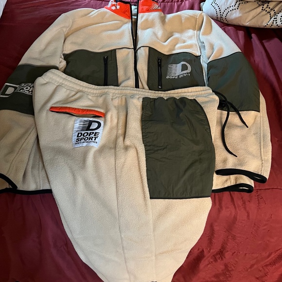 Mens (2) piece velour athletic suit by Dope Intn’l Sports; sz 2X jacket/pants 1X - Picture 2 of 11